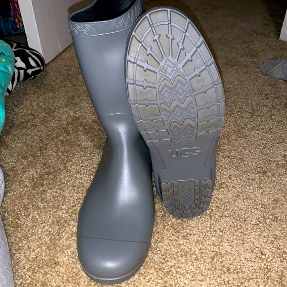 Ugg rain boots - Picture 1 of 5